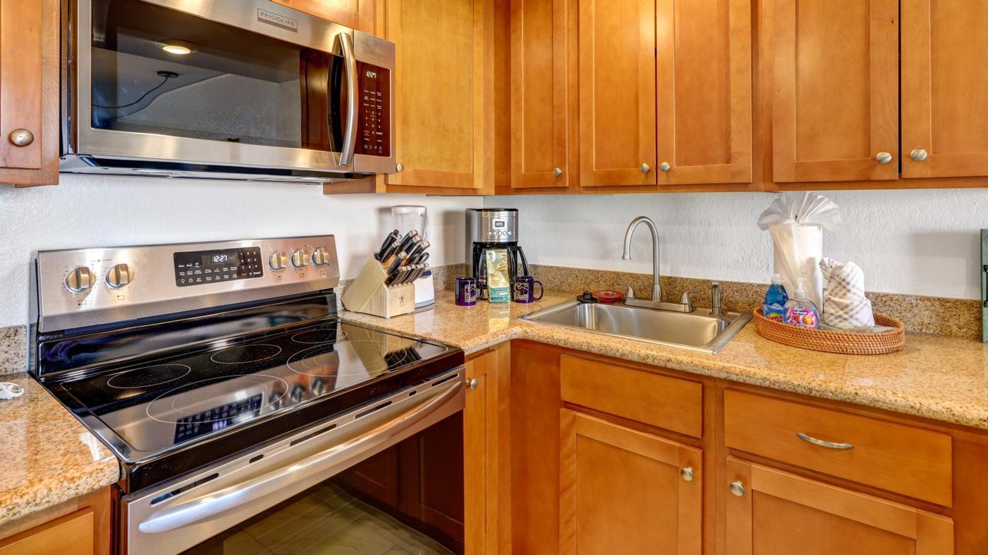 Maui Westside Presents: Kaanapali Shores 733 Stunning Ocean Views New Listing لاهينا المظهر الخارجي الصورة